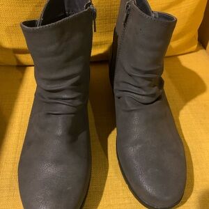 Cliffs by White Mountain Boots